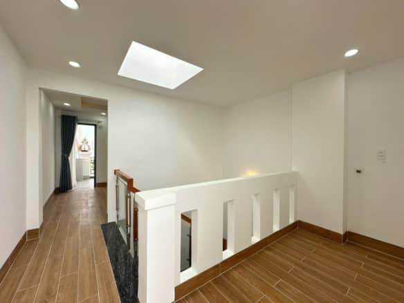 Nhà đẹp sàn gỗ 4x14 4 lầu 5 phòng ở Lê Văn Quới 14 IMG 20240221 014002