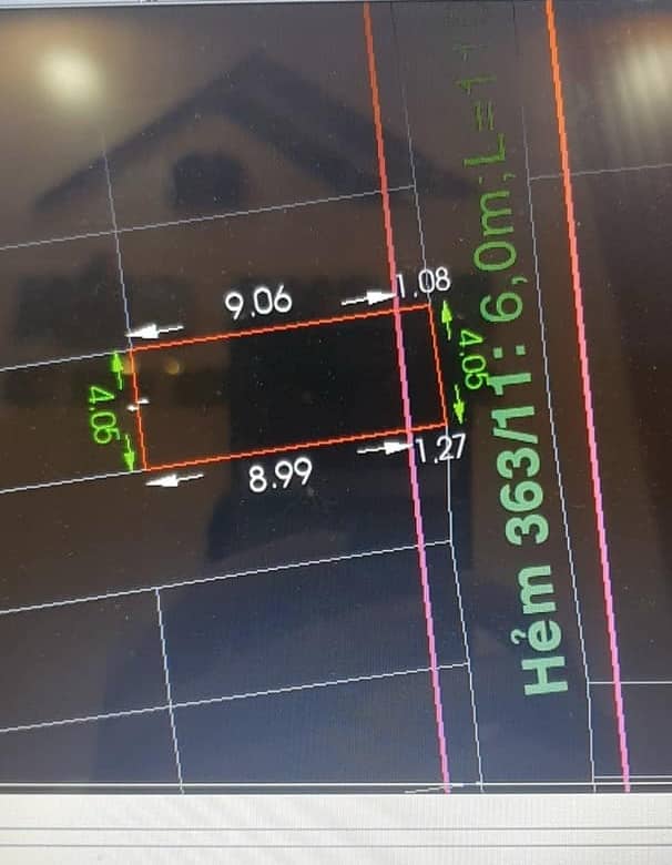 606